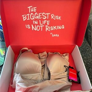 Spanx medium “Suit Your Fancy” Plunge Low-Back Mid-Thigh Bodysuit, Beige